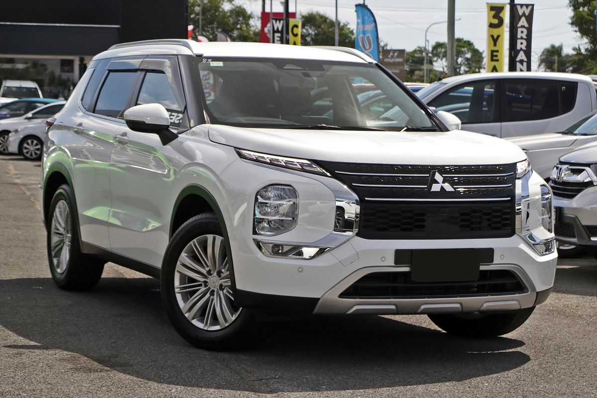 2024 Mitsubishi Outlander LS ZM