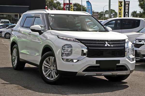 2024 Mitsubishi Outlander LS ZM