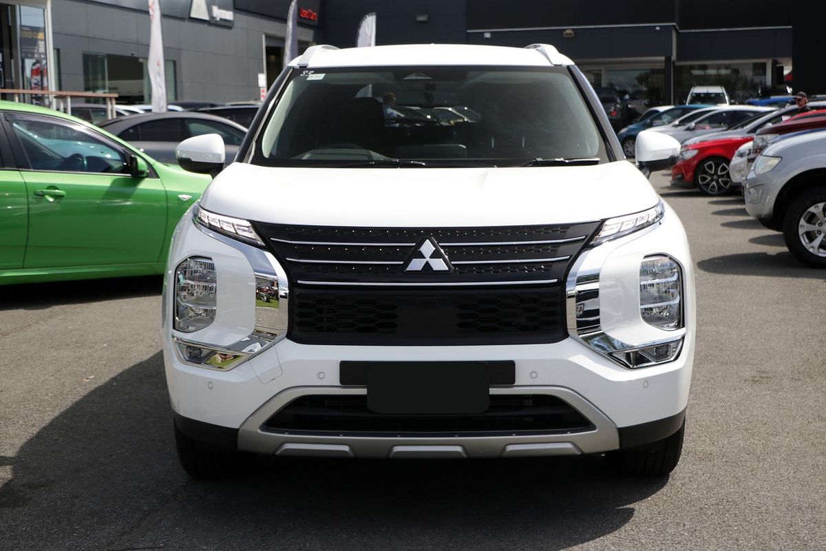 2024 Mitsubishi Outlander LS ZM