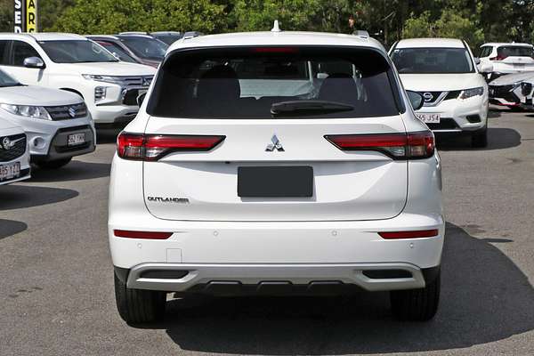 2024 Mitsubishi Outlander LS ZM