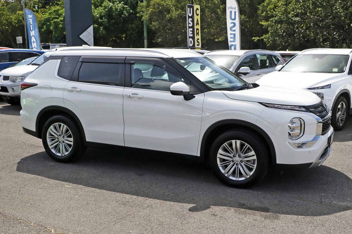 2024 Mitsubishi Outlander LS ZM