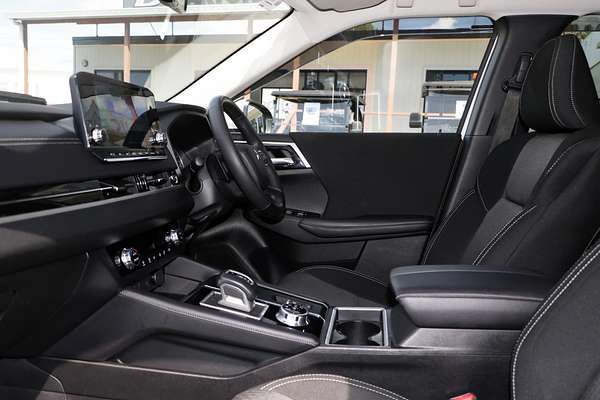 2024 Mitsubishi Outlander LS ZM