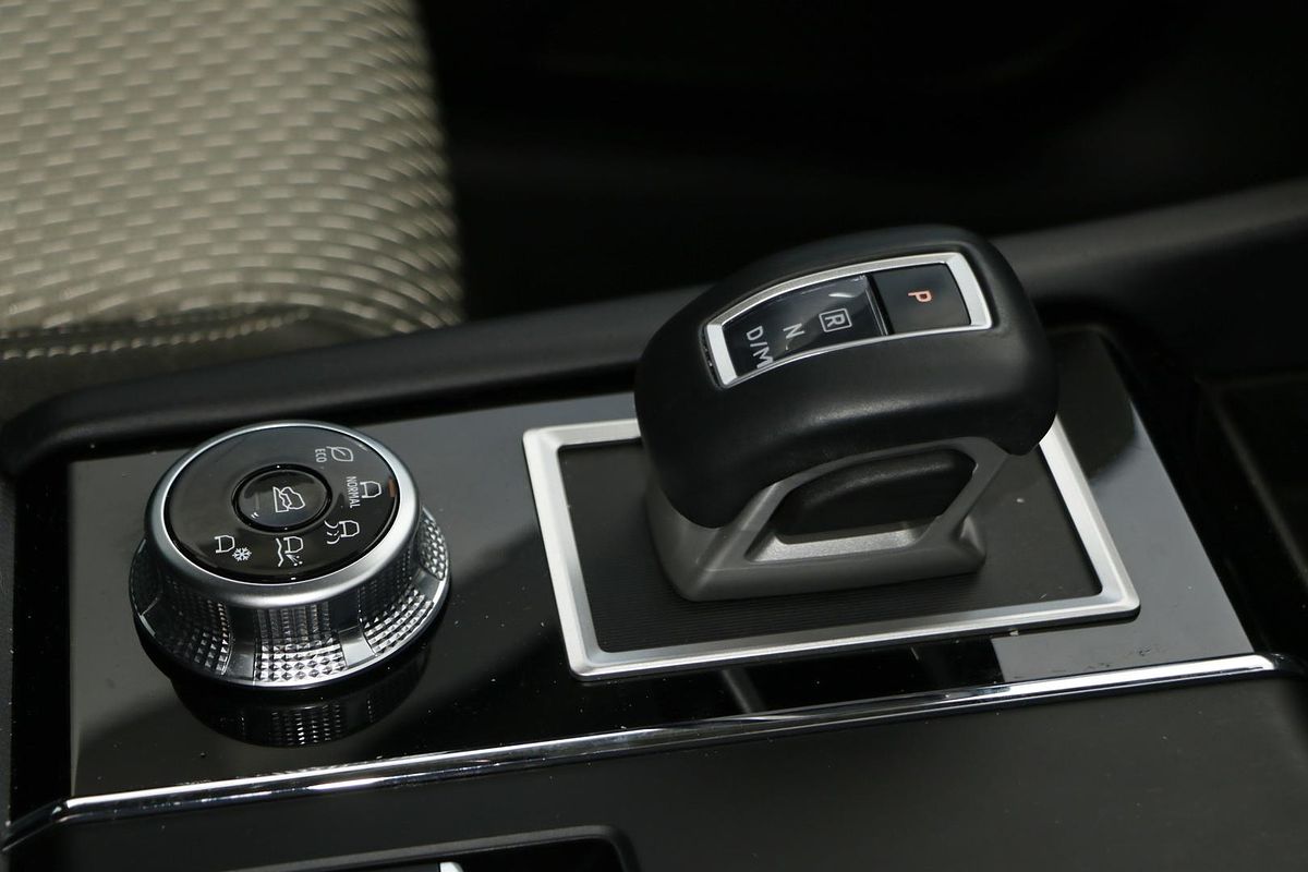 2024 Mitsubishi Outlander LS ZM