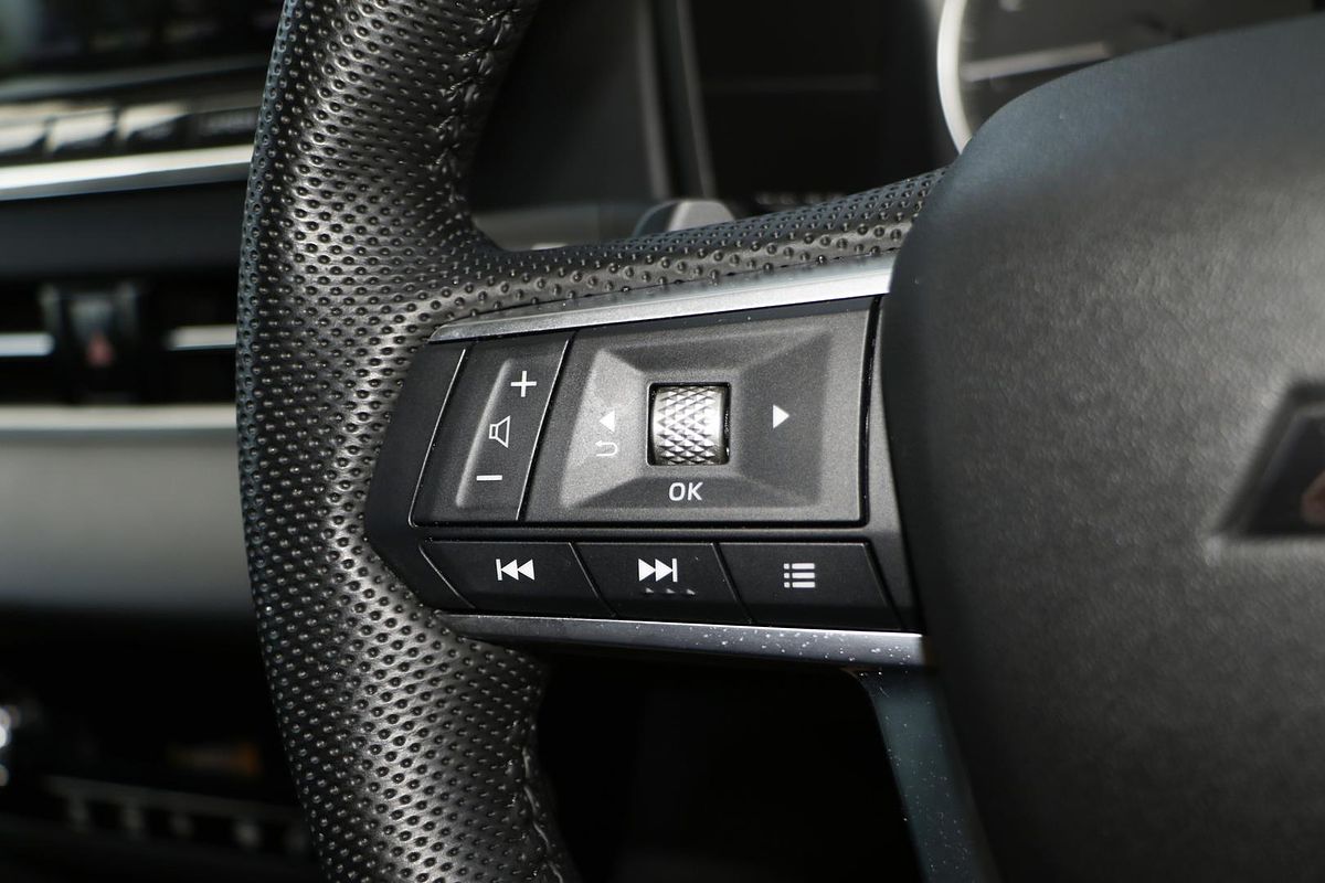 2024 Mitsubishi Outlander LS ZM