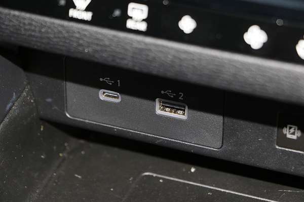 2024 Mitsubishi Outlander LS ZM