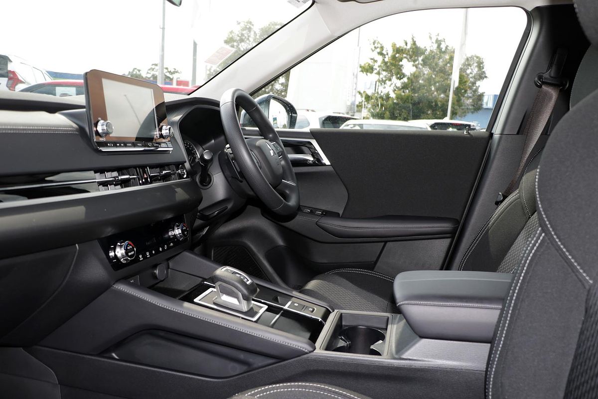 2024 Mitsubishi Outlander ES ZM