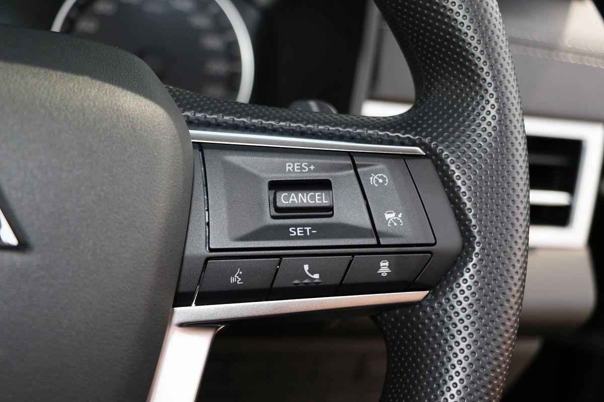 2024 Mitsubishi Outlander ES ZM