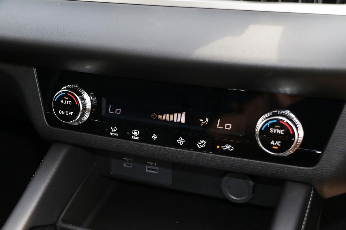 2024 Mitsubishi Outlander ES ZM