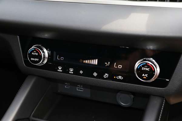 2024 Mitsubishi Outlander ES ZM