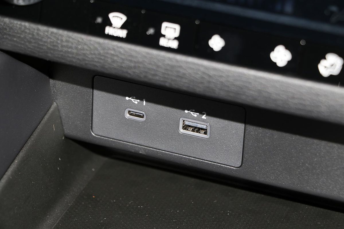 2024 Mitsubishi Outlander ES ZM