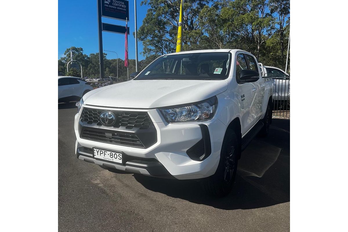 2025 Toyota Hilux SR 48V GUN126R 4X4
