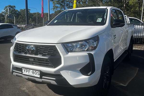 2025 Toyota Hilux SR 48V GUN126R 4X4
