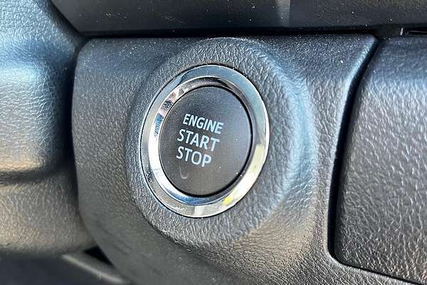 2025 Toyota Hilux SR 48V GUN126R 4X4