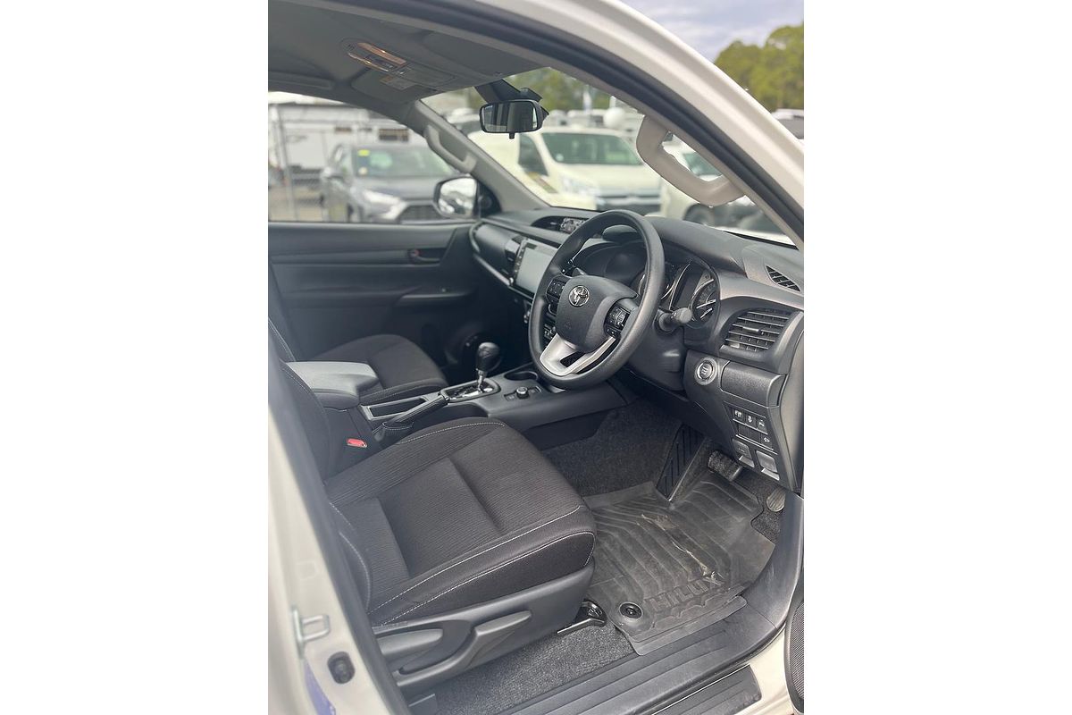 2025 Toyota Hilux SR 48V GUN126R 4X4