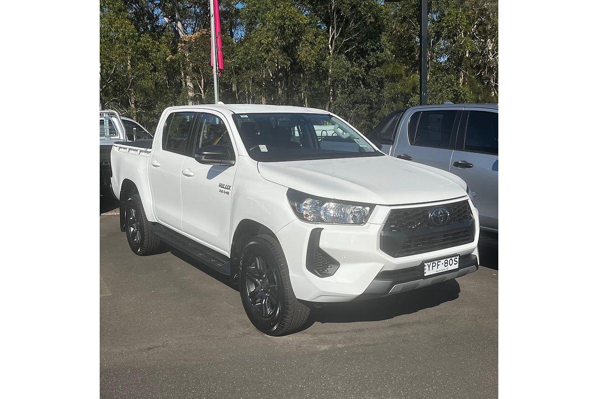 2025 Toyota Hilux SR 48V GUN126R 4X4