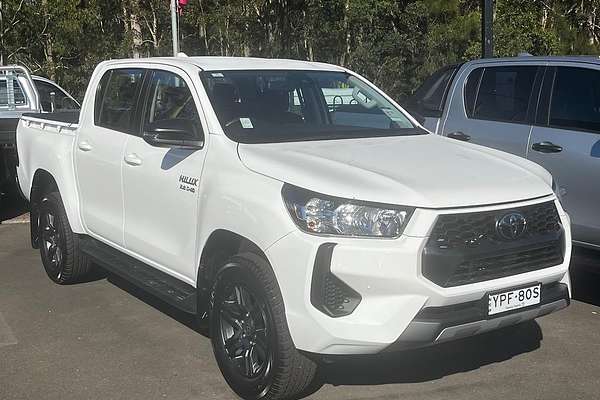 2025 Toyota Hilux SR 48V GUN126R 4X4