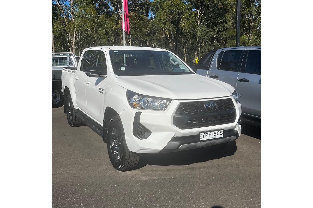 2025 Toyota Hilux SR 48V GUN126R 4X4