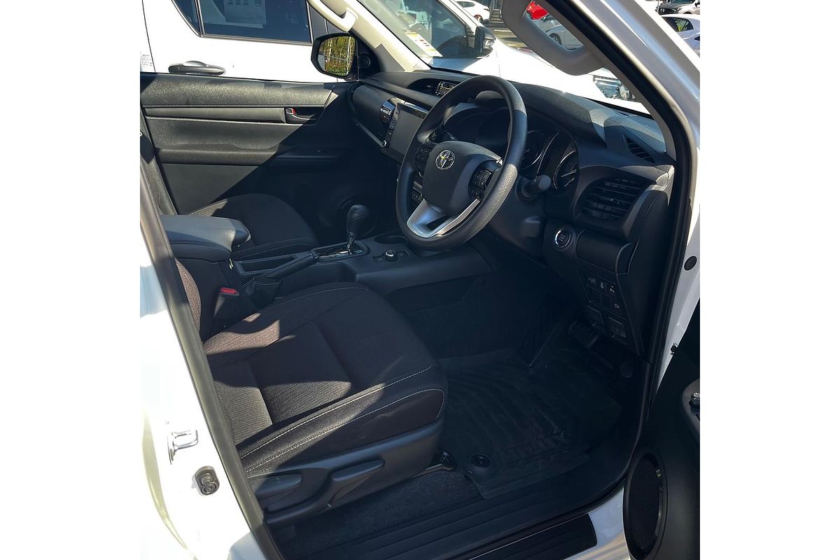 2025 Toyota Hilux SR 48V GUN126R 4X4