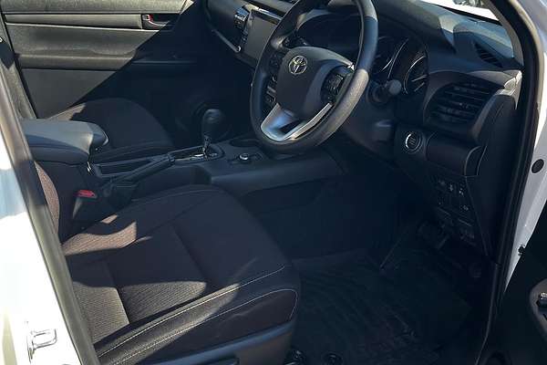 2025 Toyota Hilux SR 48V GUN126R 4X4