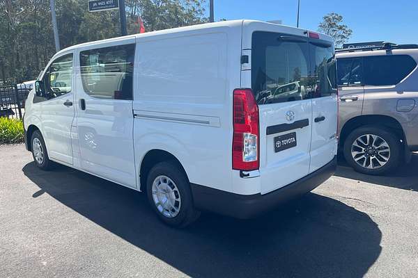 2025 Toyota Hiace GDH300R