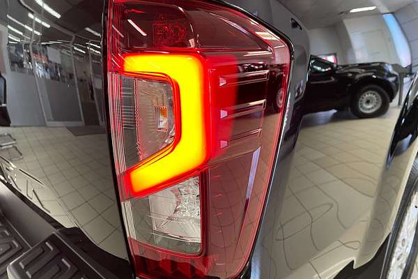 2025 Nissan Navara ST D23 4X4