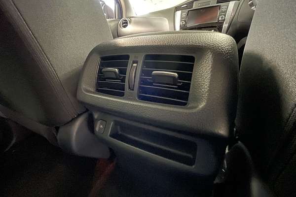 2025 Nissan Navara ST D23 4X4