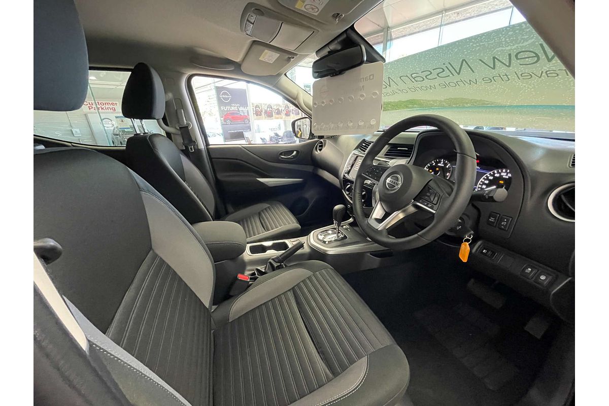 2025 Nissan Navara ST D23 4X4