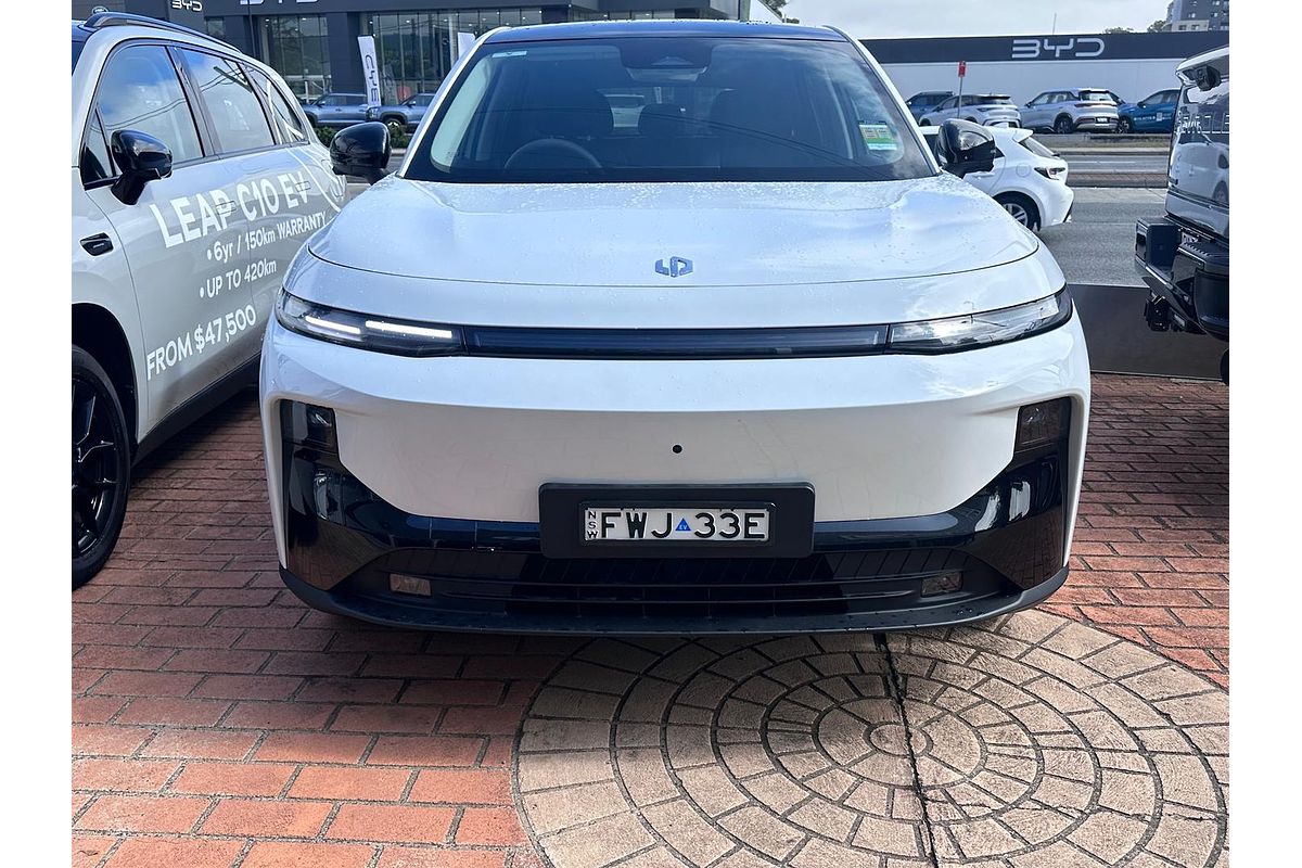 2025 Leapmotor B10 Design LR A12