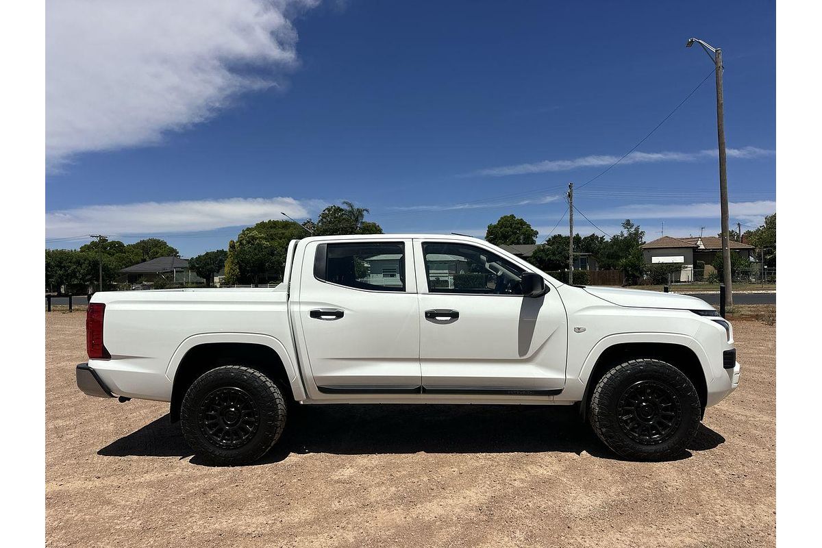 2025 Mitsubishi Triton GLX MV 4X4