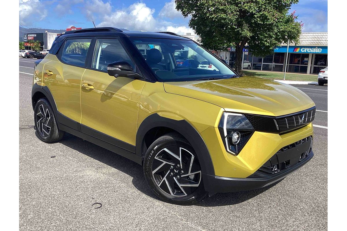 2025 Mahindra XUV3XO AX7L