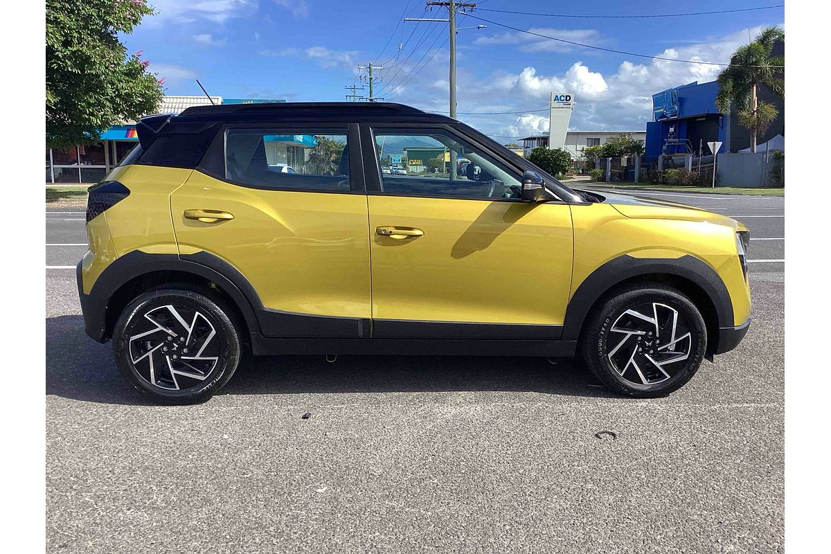 2025 Mahindra XUV3XO AX7L