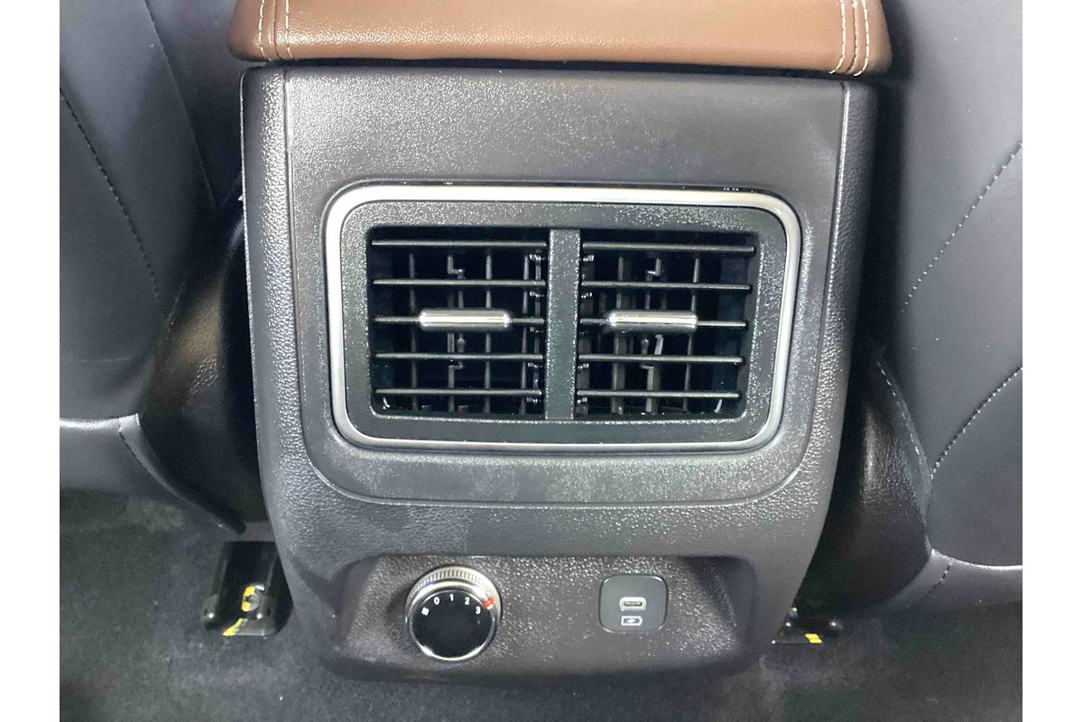 2024 Mahindra Scorpio Z8L