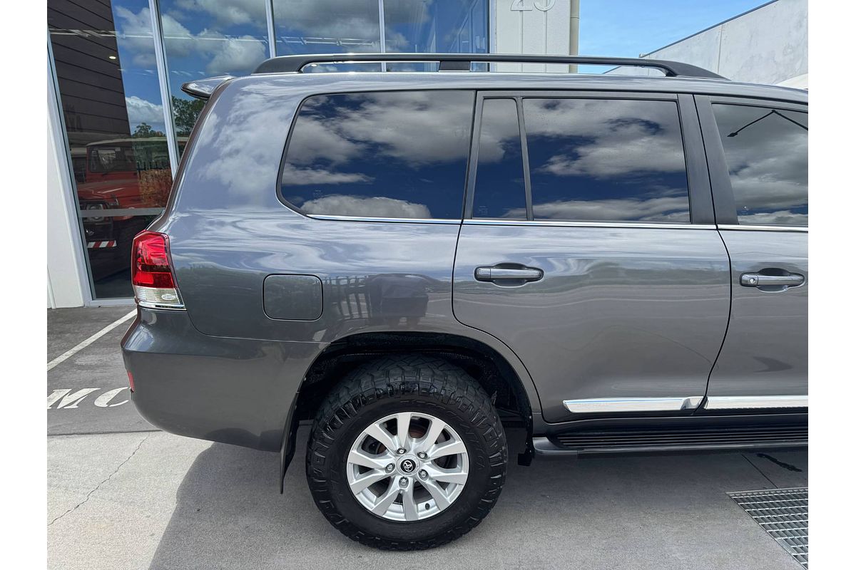 2016 Toyota Landcruiser Sahara VDJ200R