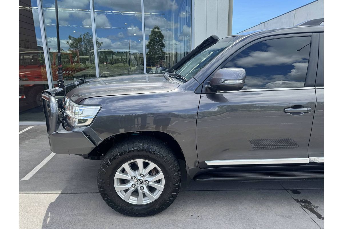 2016 Toyota Landcruiser Sahara VDJ200R