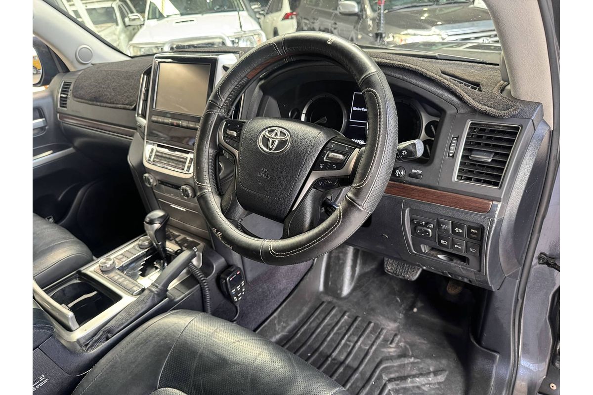 2016 Toyota Landcruiser Sahara VDJ200R