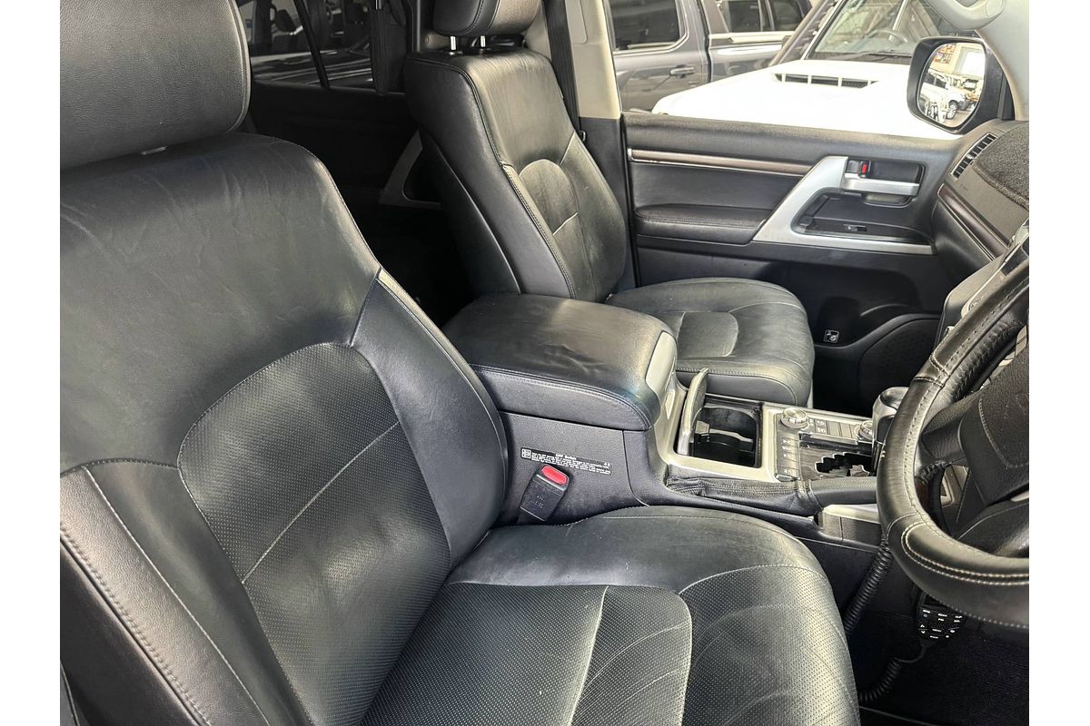 2016 Toyota Landcruiser Sahara VDJ200R