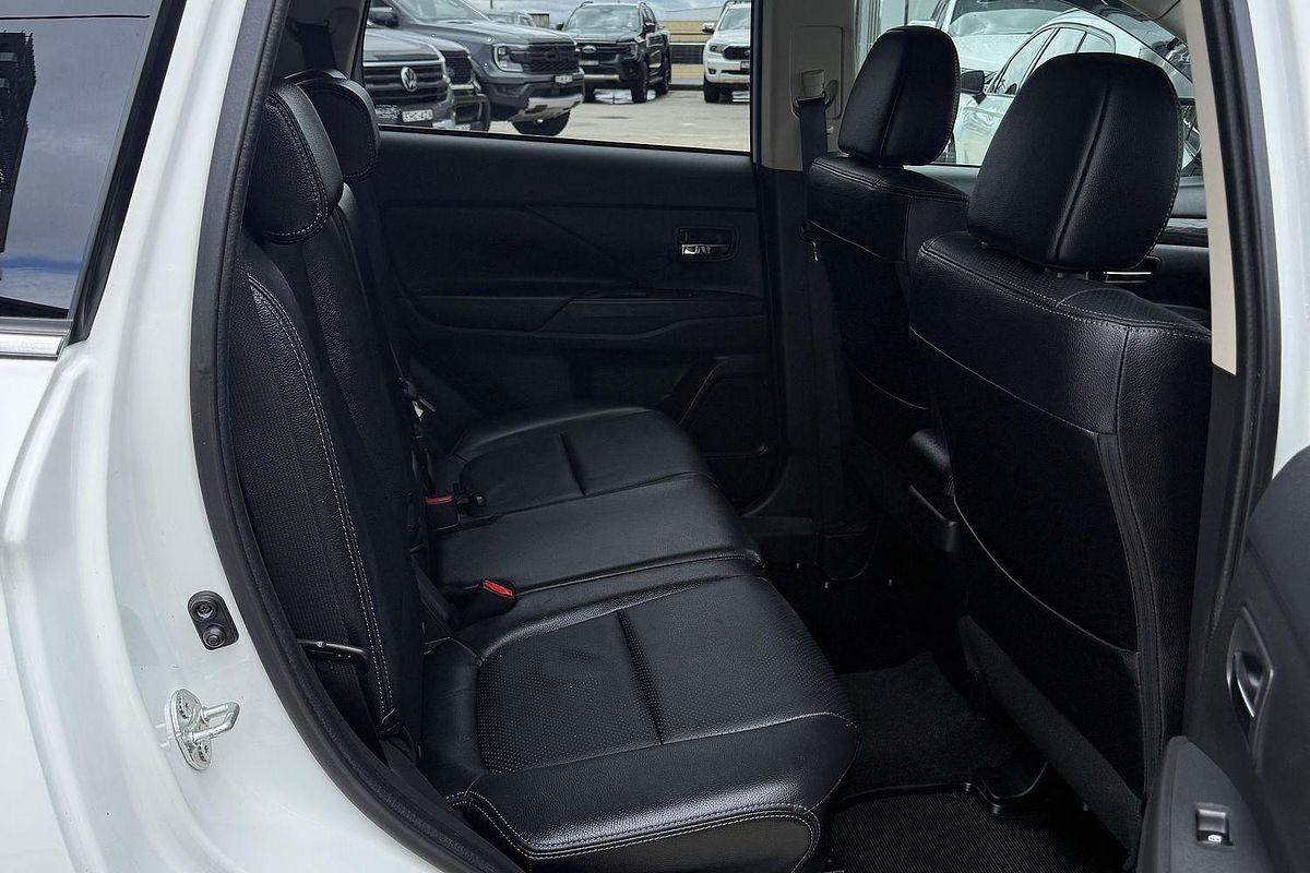 2017 Mitsubishi Outlander Exceed ZK