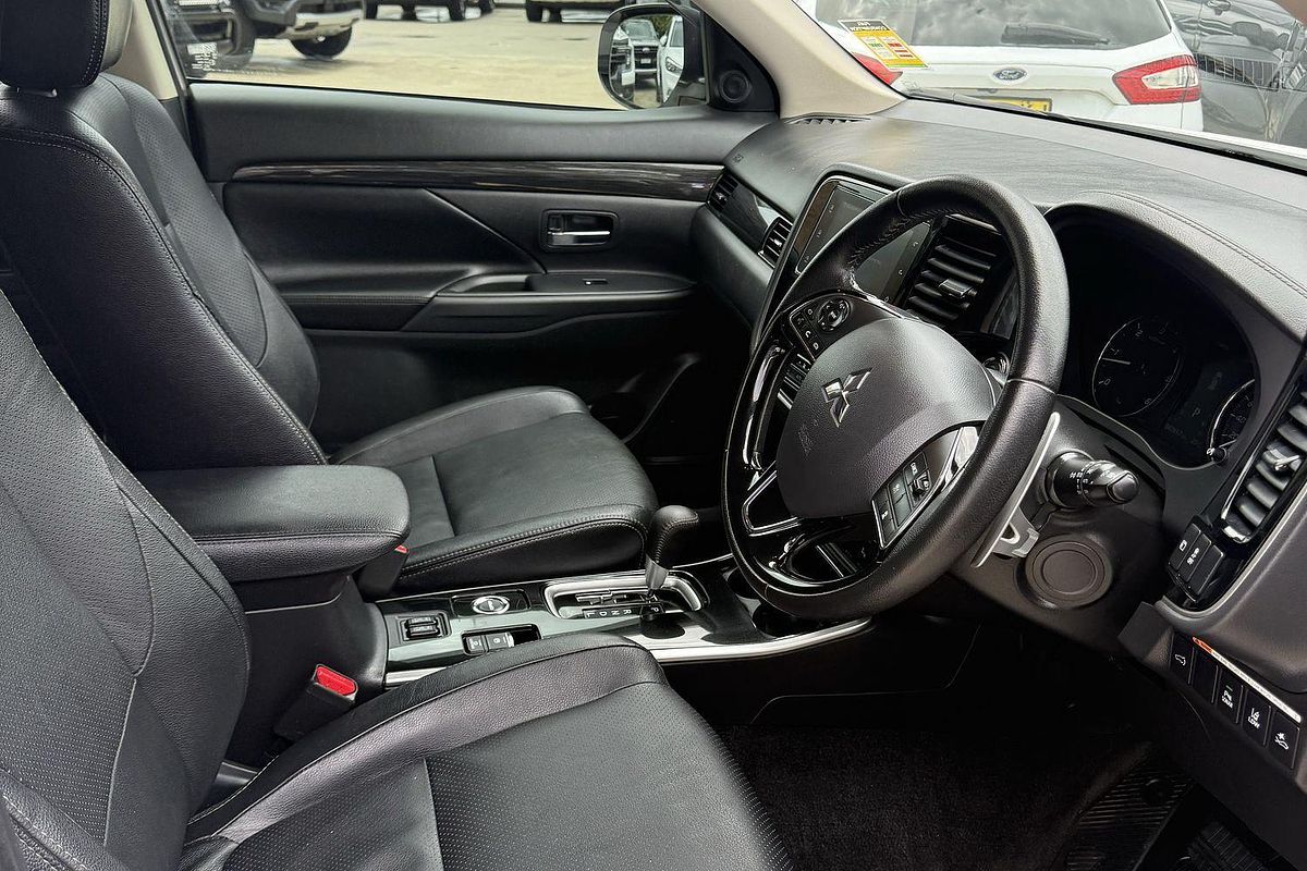 2017 Mitsubishi Outlander Exceed ZK