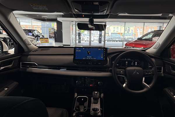 2025 Mitsubishi Outlander ES ZM