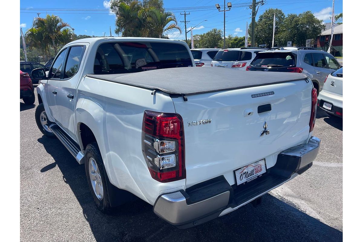 2022 Mitsubishi Triton GLX+ MR 4X4