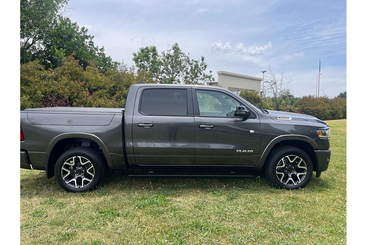 2025 RAM 1500 Laramie Sport Hurricane SO RamBox DT 4X4 SWB