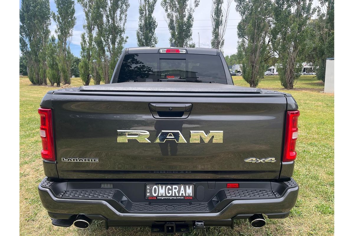 2025 RAM 1500 Laramie Sport Hurricane SO RamBox DT 4X4 SWB
