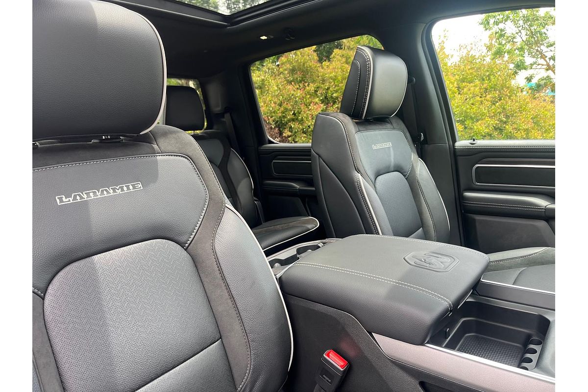 2025 RAM 1500 Laramie Sport Hurricane SO RamBox DT 4X4 SWB