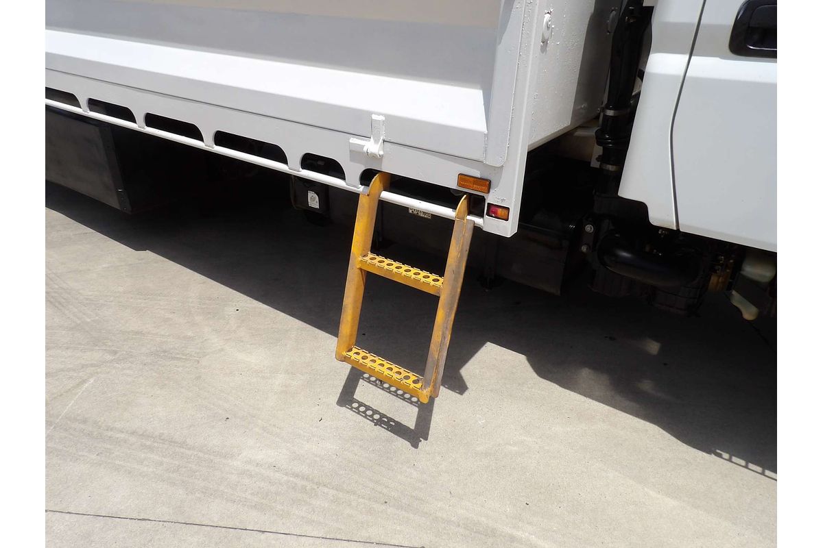 2016 Fuso Canter 918 4x2 ELWB