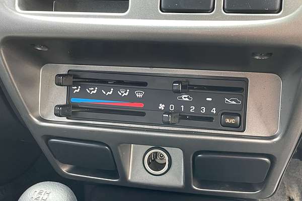 2011 Nissan Navara ST-R D22 4X4