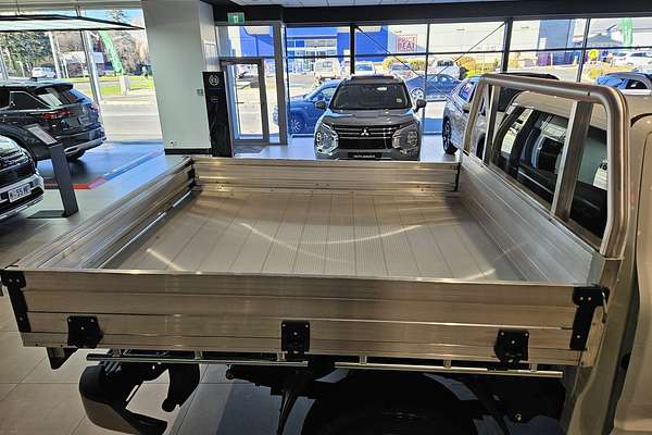 2025 Mitsubishi Triton GLX MV 4X4