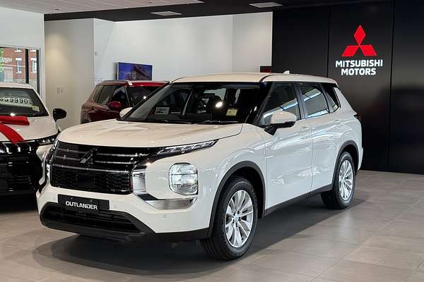 2025 Mitsubishi Outlander ES ZM