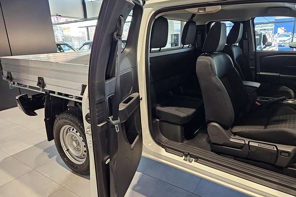 2025 Mitsubishi Triton GLX MV 4X4