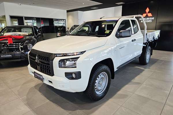 2025 Mitsubishi Triton GLX MV 4X4