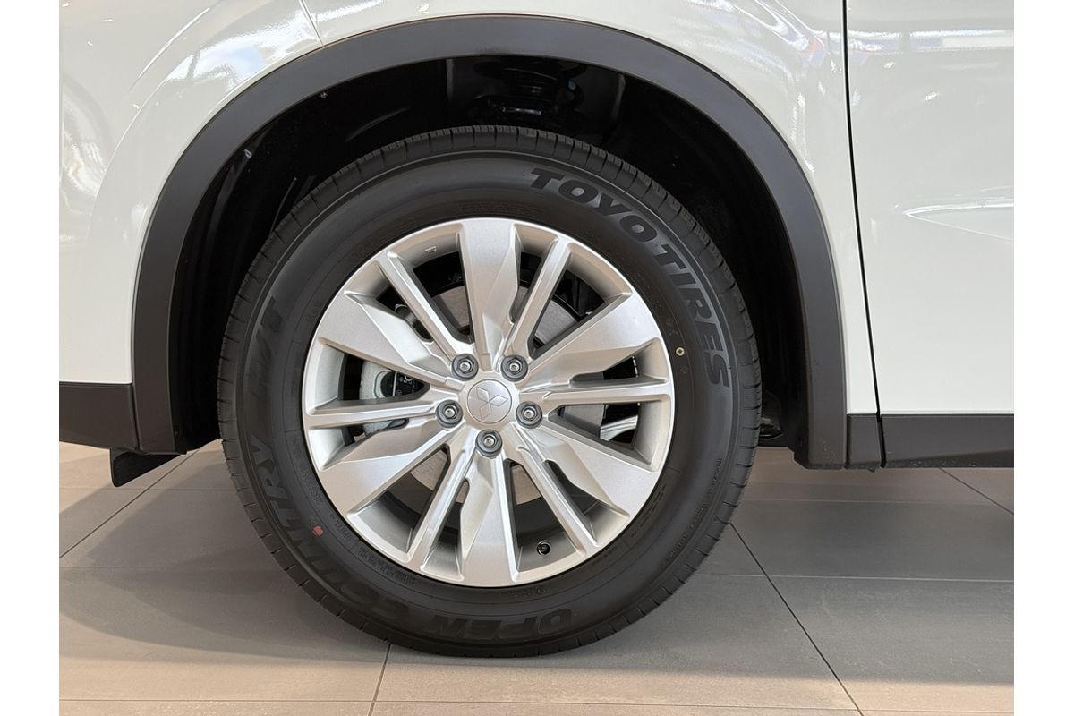 2025 Mitsubishi Outlander ES ZM